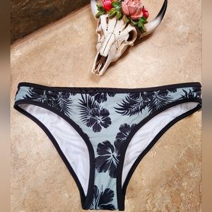 NWT PINK Victoria's Secret Bikini Bottom Floral Green and Black Size Medium